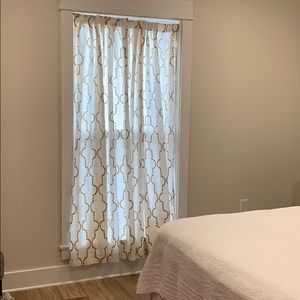 Threshold curtains (2 panels)